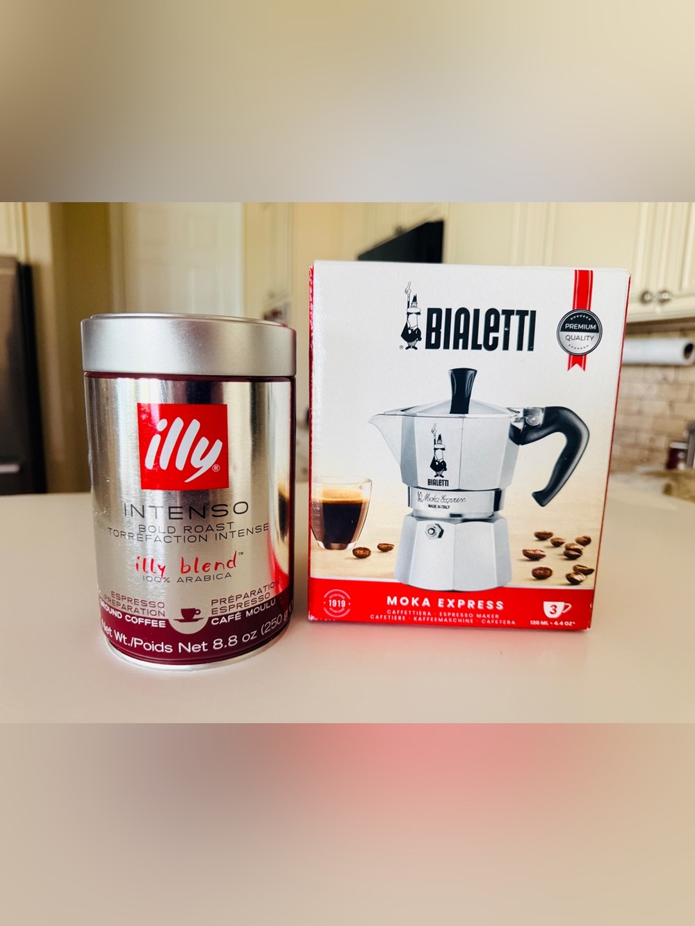 Bialetti Moka Express Espresso Maker - with illy Intenso Bold Roast included